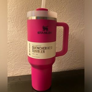 Stanley Quencher H2.0 Flowstate Tumbler (Fuchsia, 40oz)